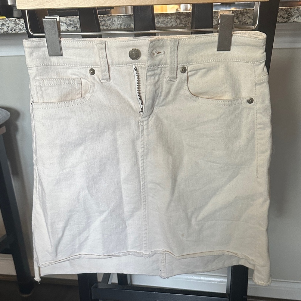 Vineyard Vines Cream Mini Skirt